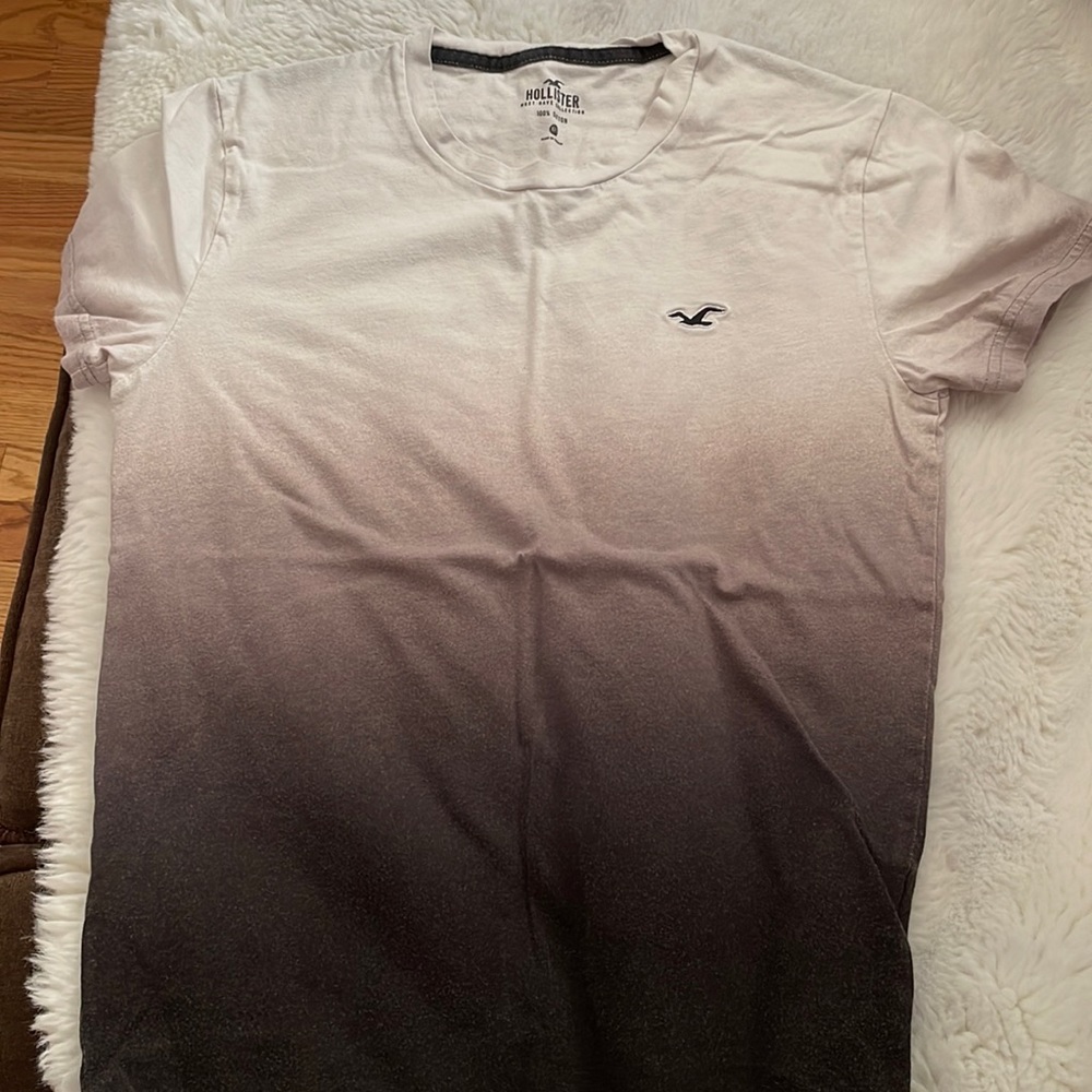 Hollister Black and White Shirt Size : XXS. Pre-Owned.